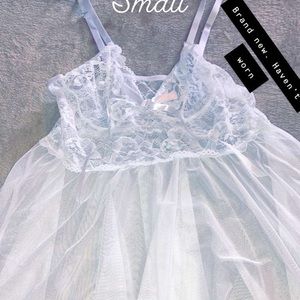 Cute small lingerie dress never worn. To big.